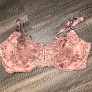 Never worn Victoria’s Secret bra
